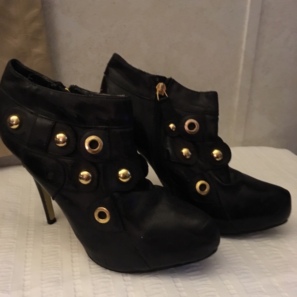 B1G1! Dollhouse Stilettos!